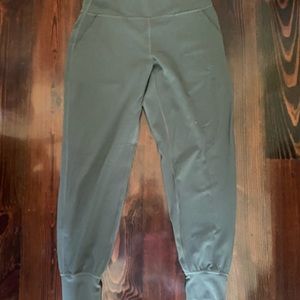 Lululemon jogger size 10